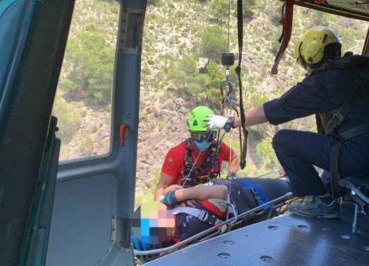 Bonberos durante el rescate